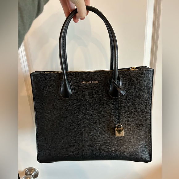 Black Michael Kors purse - Picture 1 of 6